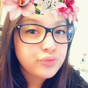 Meet your Posher, Stephanie